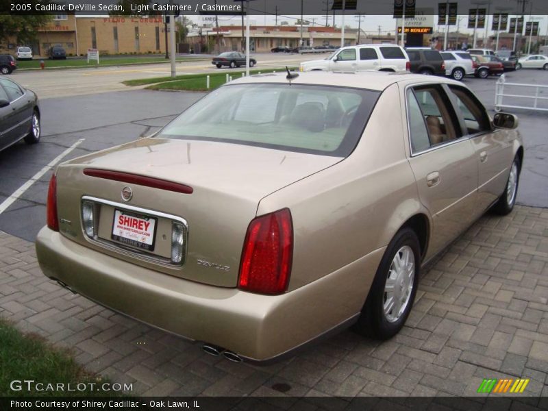 Light Cashmere / Cashmere 2005 Cadillac DeVille Sedan