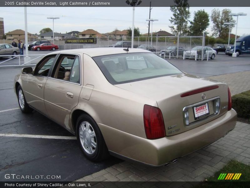 Light Cashmere / Cashmere 2005 Cadillac DeVille Sedan