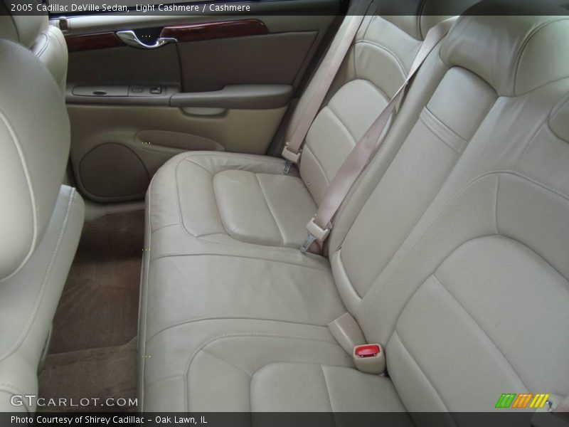 Light Cashmere / Cashmere 2005 Cadillac DeVille Sedan
