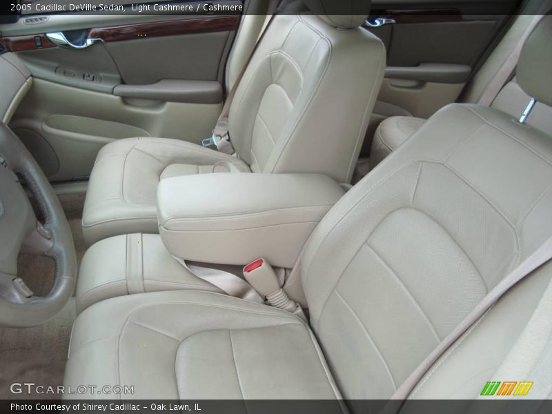 Light Cashmere / Cashmere 2005 Cadillac DeVille Sedan