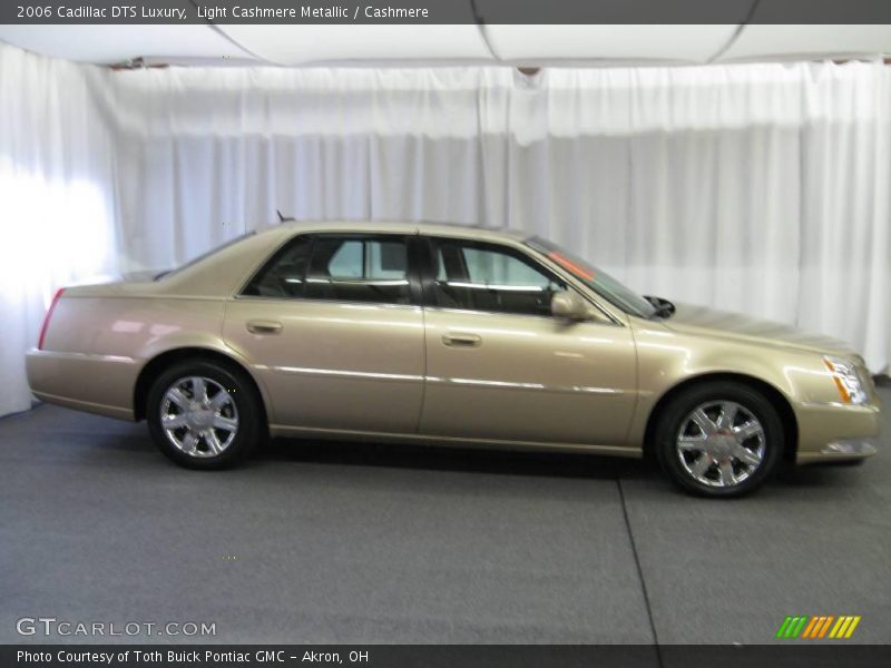 Light Cashmere Metallic / Cashmere 2006 Cadillac DTS Luxury