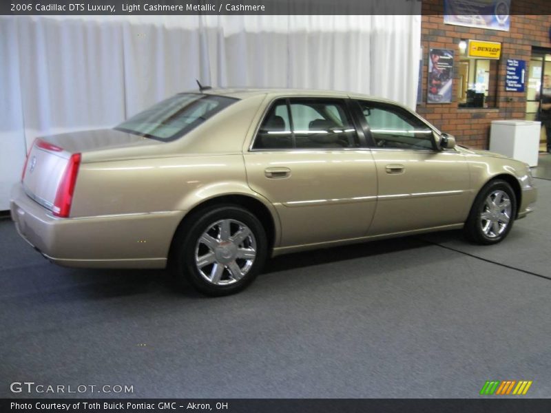 Light Cashmere Metallic / Cashmere 2006 Cadillac DTS Luxury