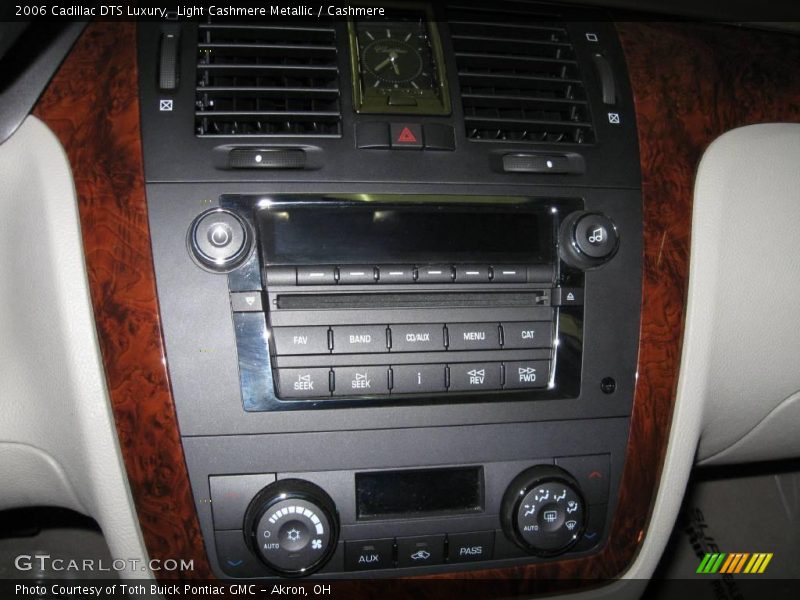 Light Cashmere Metallic / Cashmere 2006 Cadillac DTS Luxury