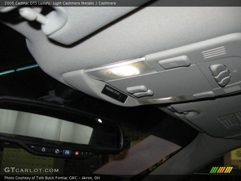 Light Cashmere Metallic / Cashmere 2006 Cadillac DTS Luxury