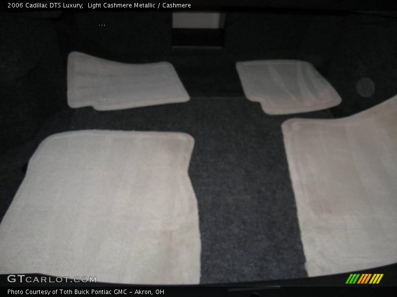 Light Cashmere Metallic / Cashmere 2006 Cadillac DTS Luxury