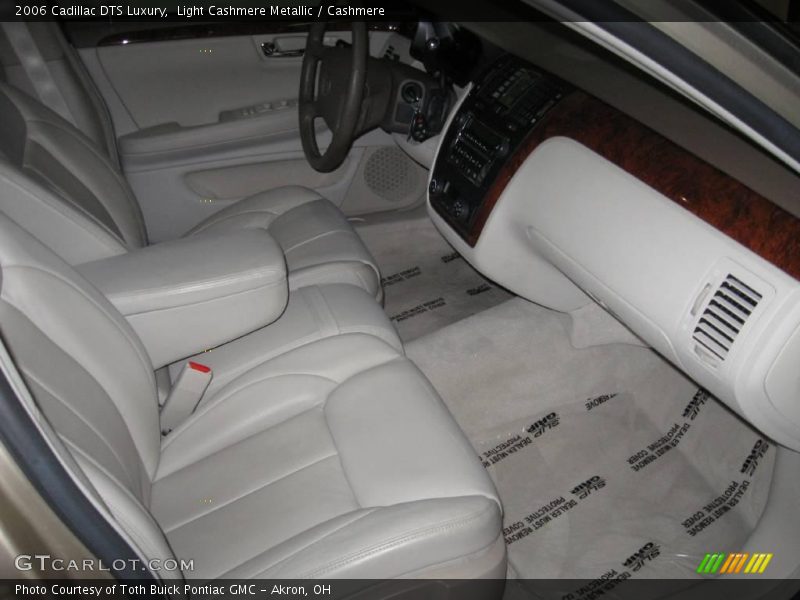 Light Cashmere Metallic / Cashmere 2006 Cadillac DTS Luxury