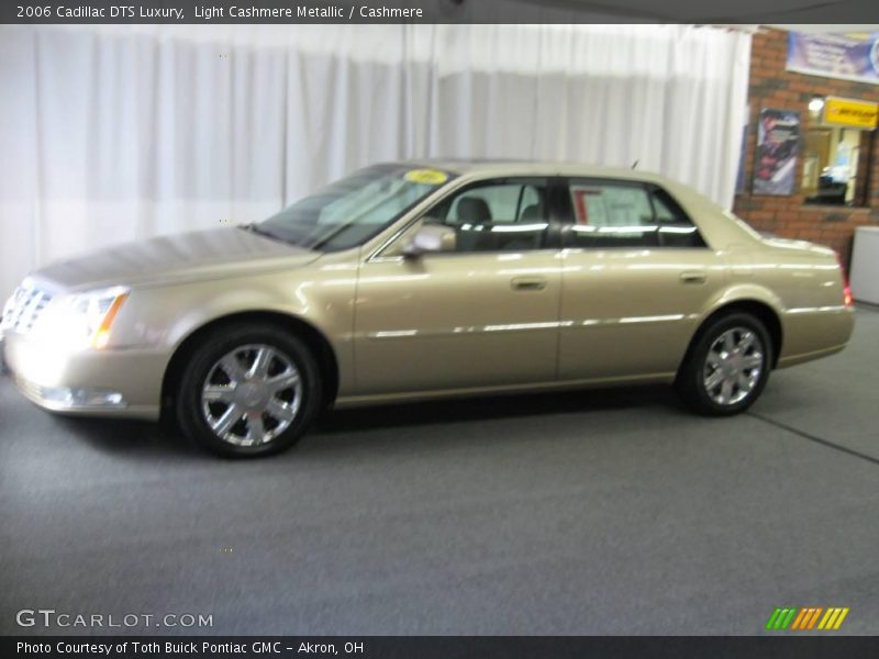 Light Cashmere Metallic / Cashmere 2006 Cadillac DTS Luxury