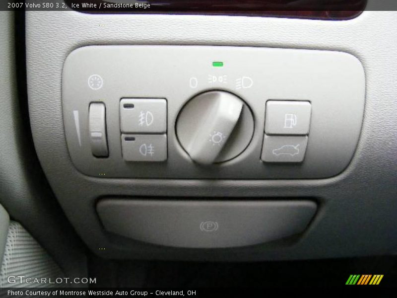 Ice White / Sandstone Beige 2007 Volvo S80 3.2