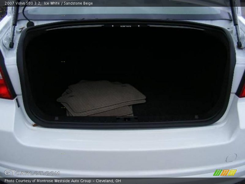 Ice White / Sandstone Beige 2007 Volvo S80 3.2