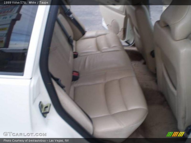 White / Taupe 1999 Volvo S70