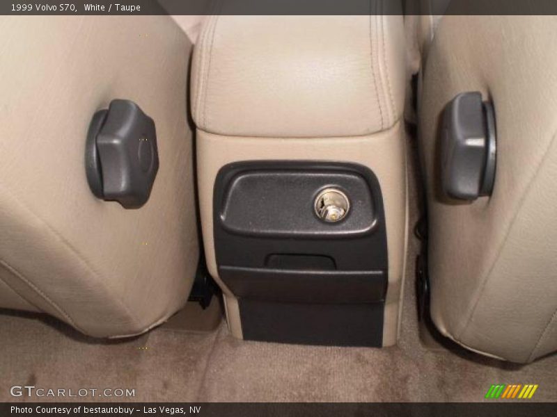 White / Taupe 1999 Volvo S70