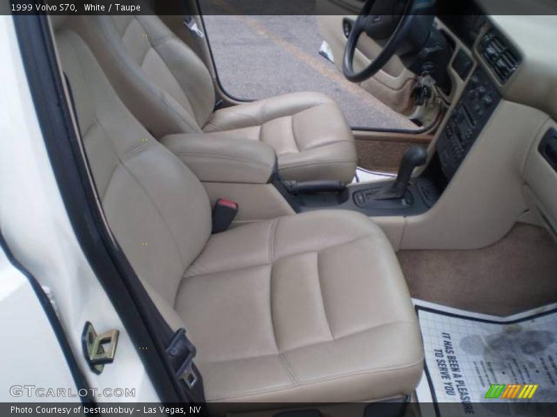 White / Taupe 1999 Volvo S70