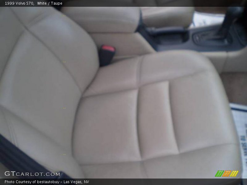 White / Taupe 1999 Volvo S70