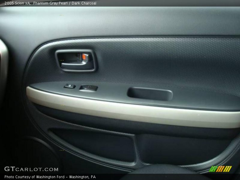 Phantom Gray Pearl / Dark Charcoal 2005 Scion xA