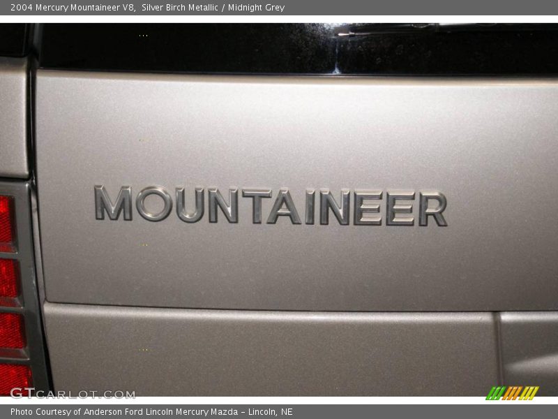 Silver Birch Metallic / Midnight Grey 2004 Mercury Mountaineer V8