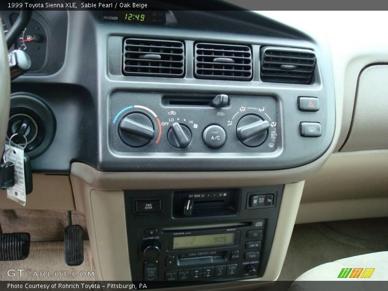 Sable Pearl / Oak Beige 1999 Toyota Sienna XLE