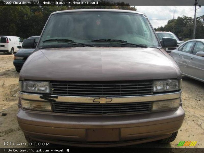 Medium Bronzemist Metallic / Neutral 2002 Chevrolet Astro LS