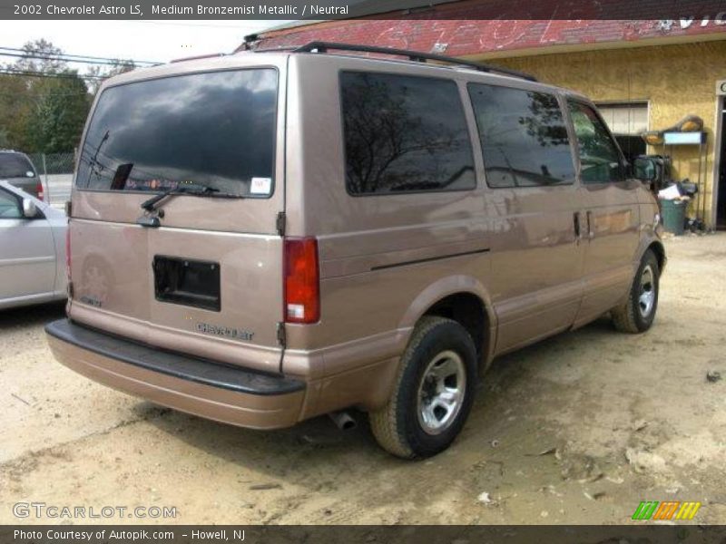 Medium Bronzemist Metallic / Neutral 2002 Chevrolet Astro LS