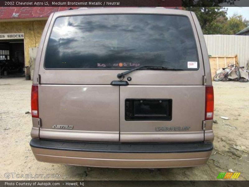 Medium Bronzemist Metallic / Neutral 2002 Chevrolet Astro LS