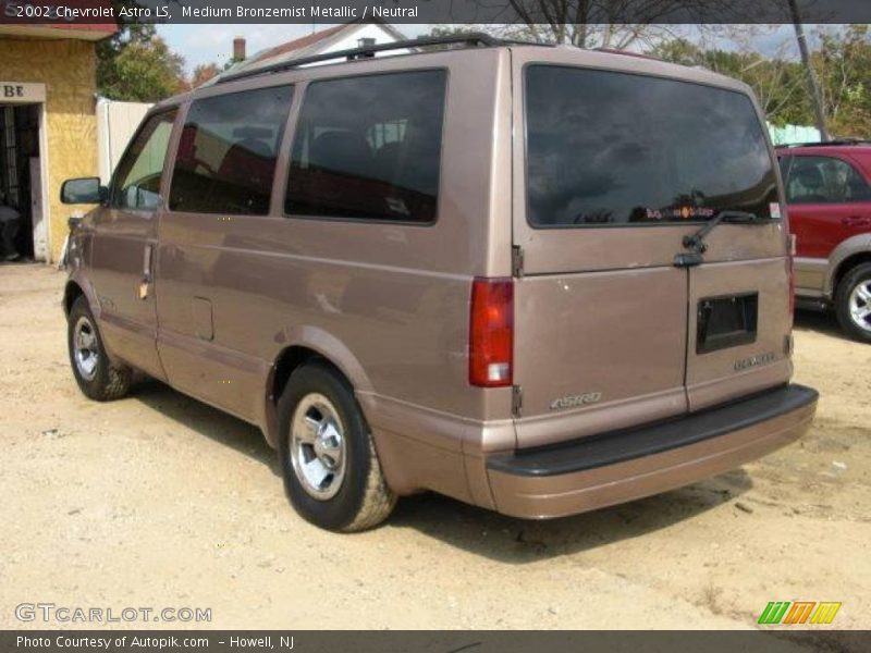 Medium Bronzemist Metallic / Neutral 2002 Chevrolet Astro LS