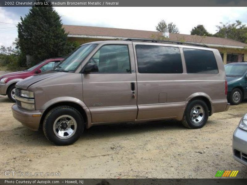 Medium Bronzemist Metallic / Neutral 2002 Chevrolet Astro LS