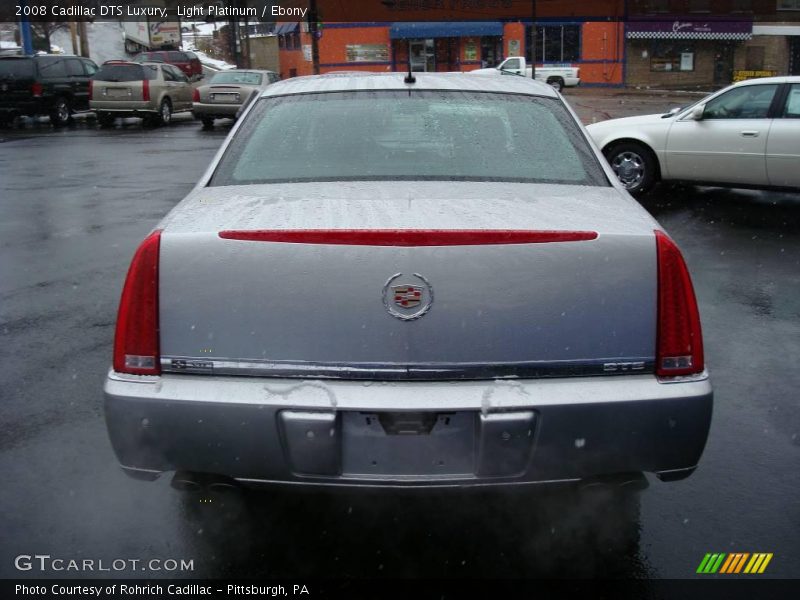 Light Platinum / Ebony 2008 Cadillac DTS Luxury