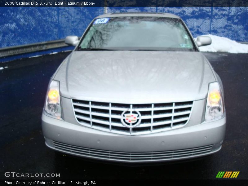 Light Platinum / Ebony 2008 Cadillac DTS Luxury