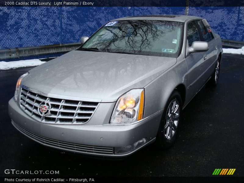 Light Platinum / Ebony 2008 Cadillac DTS Luxury