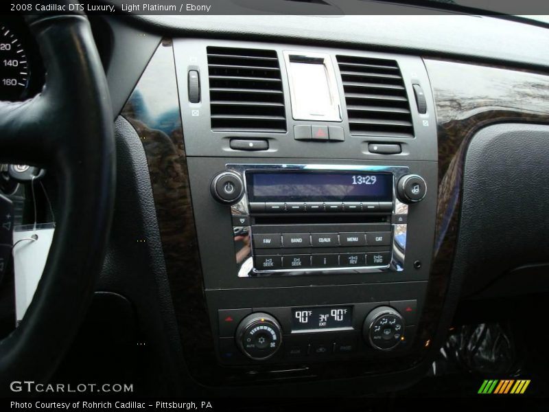 Light Platinum / Ebony 2008 Cadillac DTS Luxury