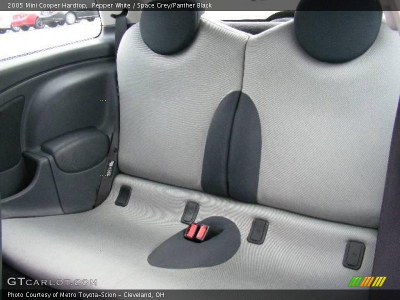Pepper White / Space Grey/Panther Black 2005 Mini Cooper Hardtop