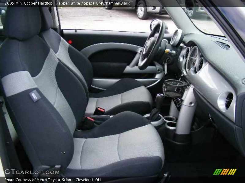 Pepper White / Space Grey/Panther Black 2005 Mini Cooper Hardtop