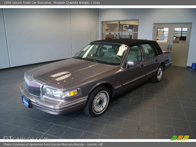 Medium Graphite Metallic / Grey 1995 Lincoln Town Car Executive