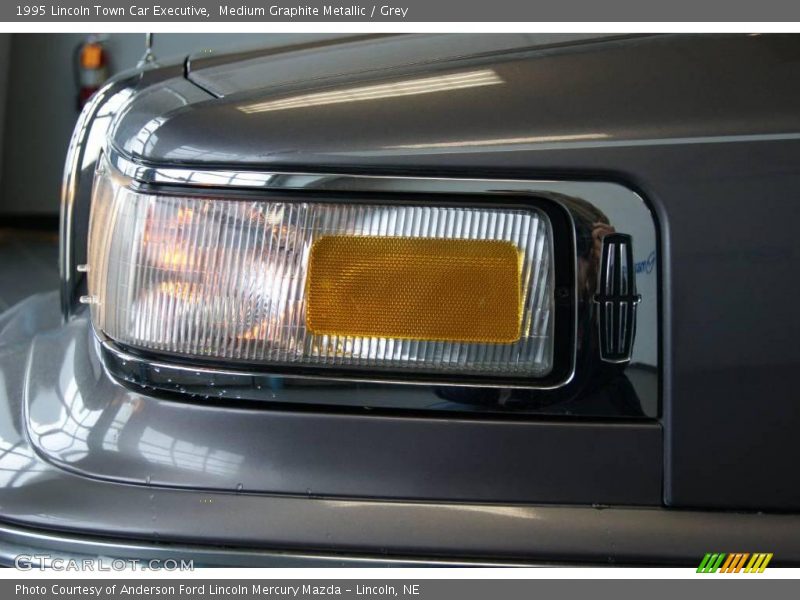 Medium Graphite Metallic / Grey 1995 Lincoln Town Car Executive