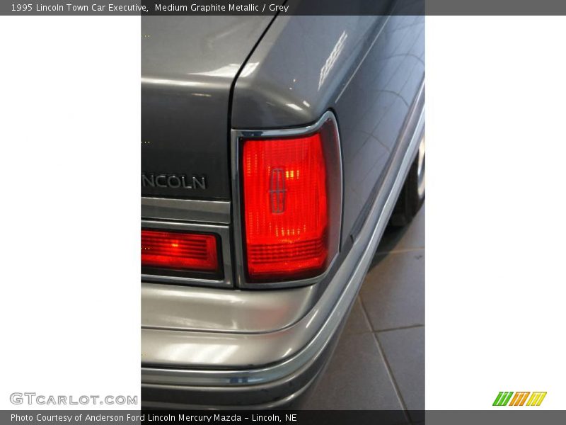 Medium Graphite Metallic / Grey 1995 Lincoln Town Car Executive
