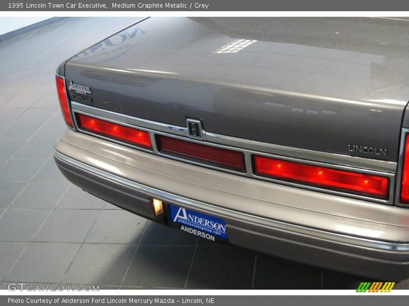 Medium Graphite Metallic / Grey 1995 Lincoln Town Car Executive