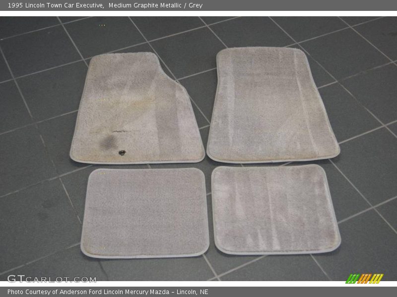 Medium Graphite Metallic / Grey 1995 Lincoln Town Car Executive