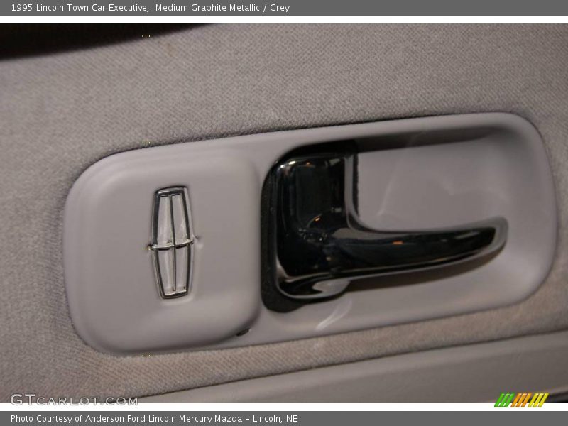 Medium Graphite Metallic / Grey 1995 Lincoln Town Car Executive