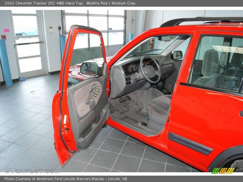 Wildfire Red / Medium Gray 2002 Chevrolet Tracker ZR2 4WD Hard Top