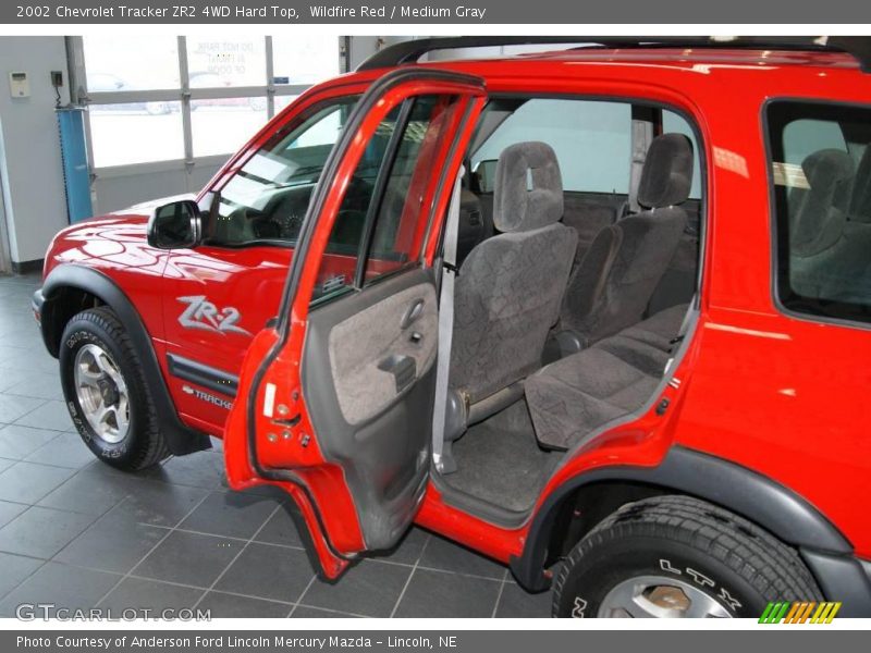 Wildfire Red / Medium Gray 2002 Chevrolet Tracker ZR2 4WD Hard Top