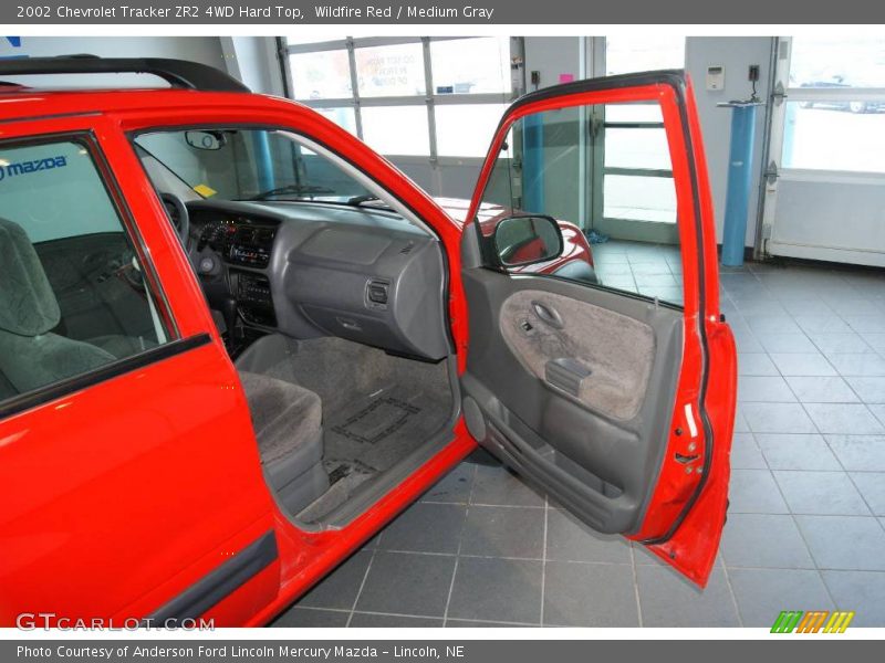 Wildfire Red / Medium Gray 2002 Chevrolet Tracker ZR2 4WD Hard Top