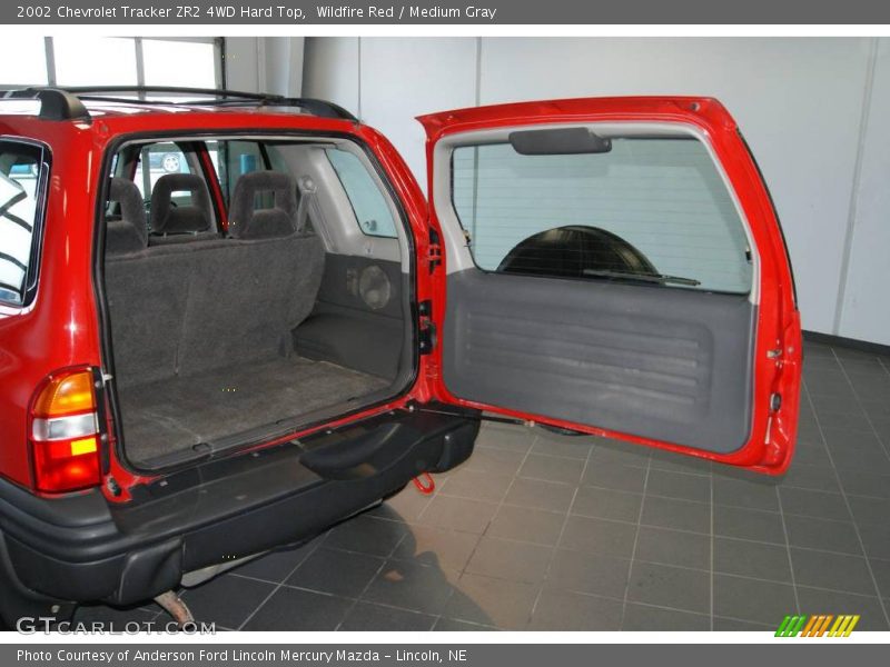 Wildfire Red / Medium Gray 2002 Chevrolet Tracker ZR2 4WD Hard Top