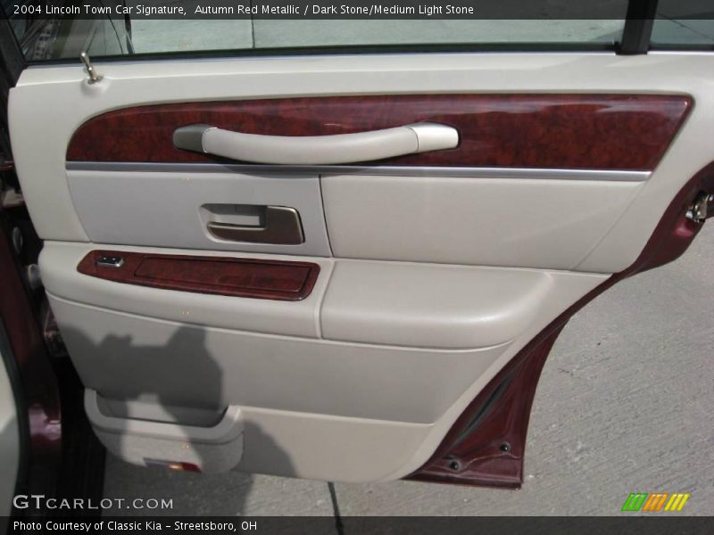 Autumn Red Metallic / Dark Stone/Medium Light Stone 2004 Lincoln Town Car Signature