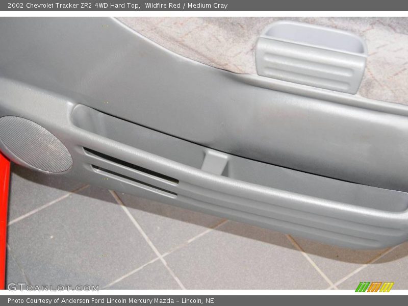 Wildfire Red / Medium Gray 2002 Chevrolet Tracker ZR2 4WD Hard Top