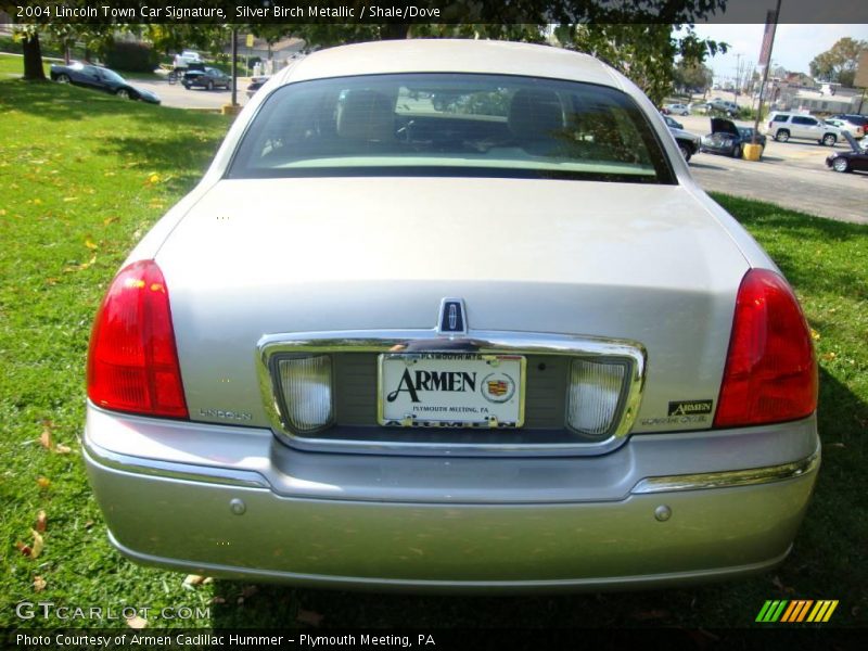 Silver Birch Metallic / Shale/Dove 2004 Lincoln Town Car Signature