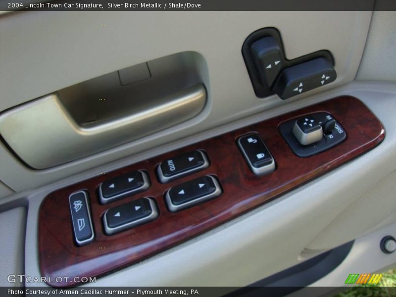 Silver Birch Metallic / Shale/Dove 2004 Lincoln Town Car Signature