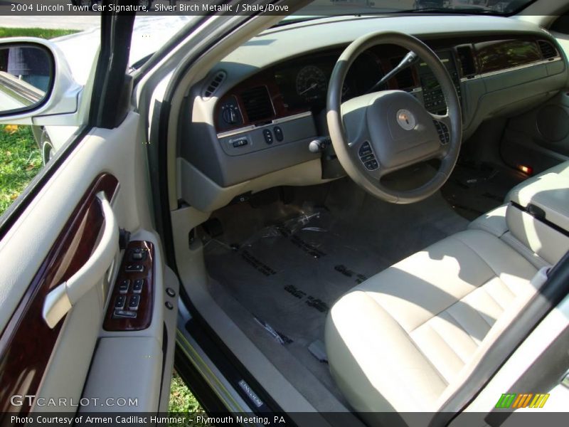 Silver Birch Metallic / Shale/Dove 2004 Lincoln Town Car Signature