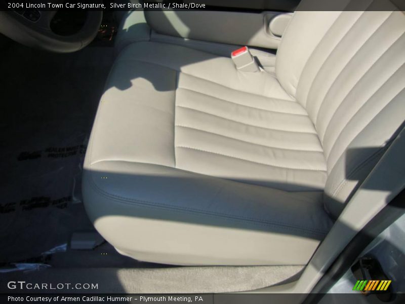 Silver Birch Metallic / Shale/Dove 2004 Lincoln Town Car Signature