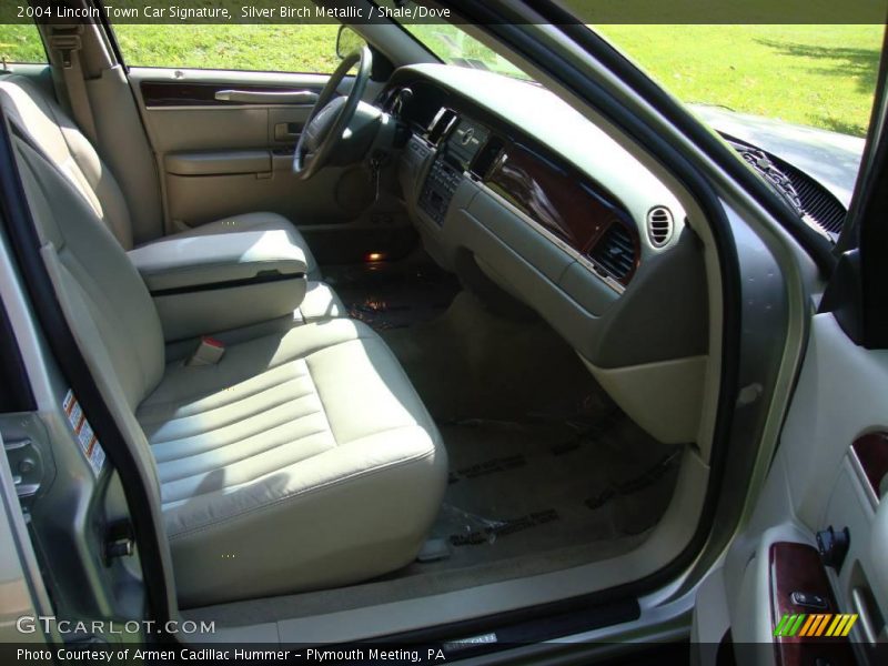Silver Birch Metallic / Shale/Dove 2004 Lincoln Town Car Signature