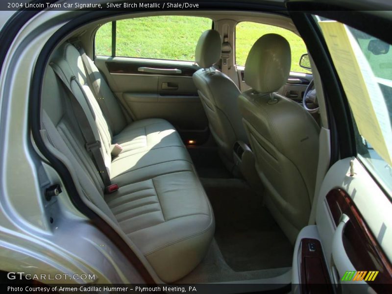Silver Birch Metallic / Shale/Dove 2004 Lincoln Town Car Signature