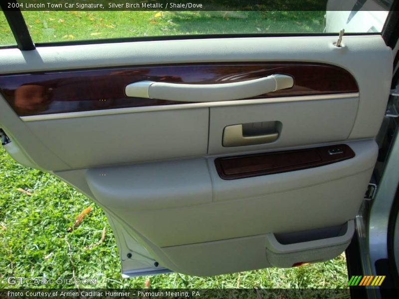 Silver Birch Metallic / Shale/Dove 2004 Lincoln Town Car Signature